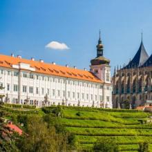 Какие документы нужно подготовить, если предстоит поездка в Чехию?